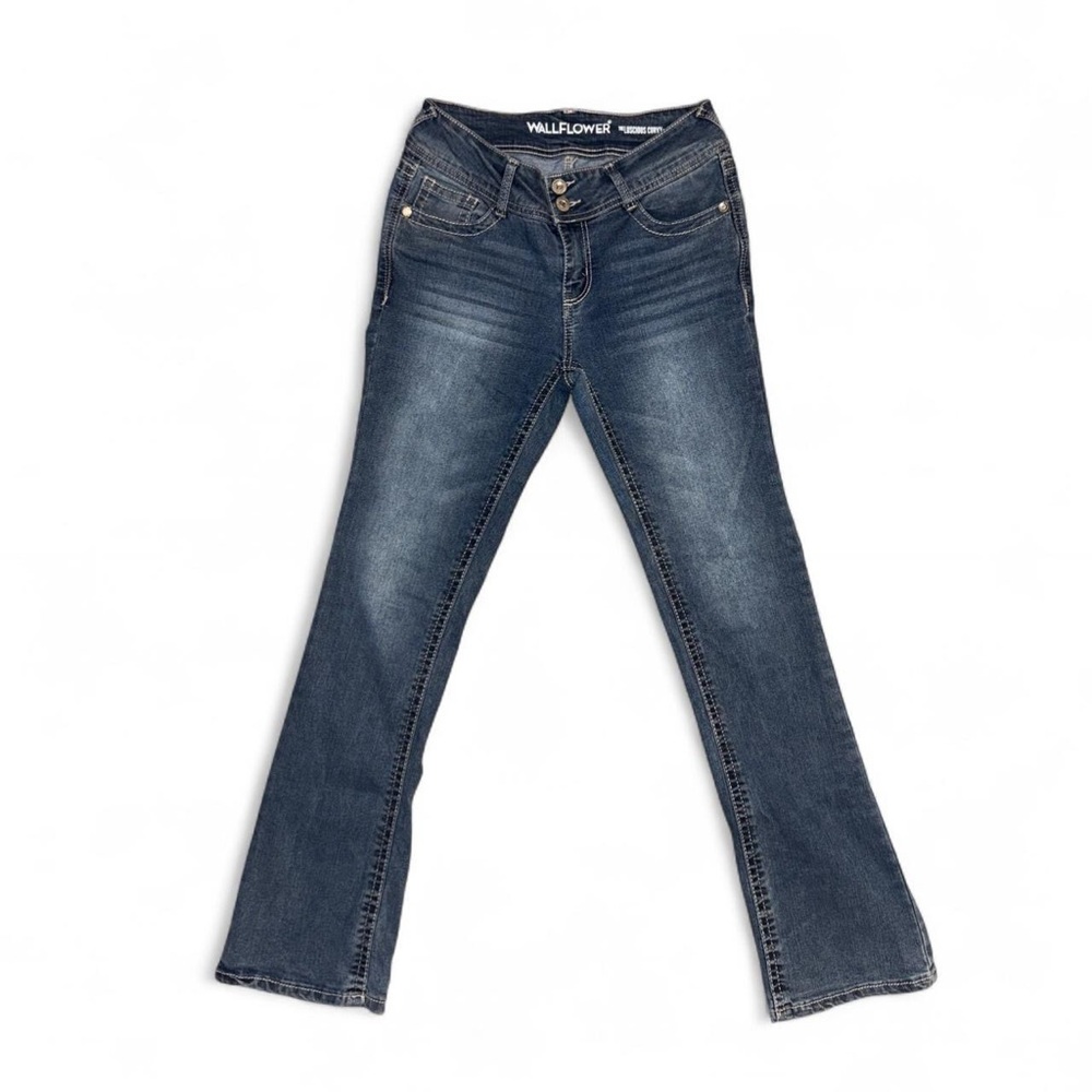 y2k wallflower medium wash boot cut jeans with bedazzled details
size 5